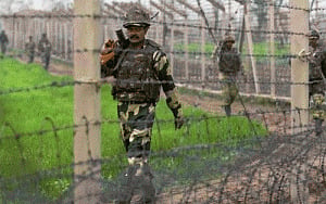 Pak violates ceasefire along loC in Poonch