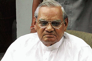 Bharat Ratna for Vajpayee, Netaji?