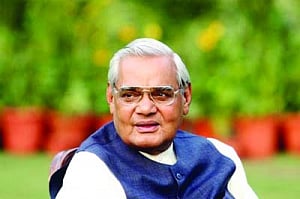 Bharat Ratna for Netaji, Vajpayee?