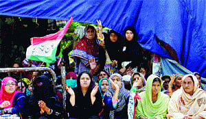 Imran calls for 'civil disobedience movement'