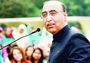 Separatists invited for talks by Abdul Basit