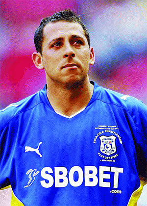 Chopra goes to Kerala, Chennai's Mendy costliest