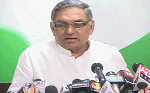 Cong distances itself from Janardan's views,Digvijay backs him