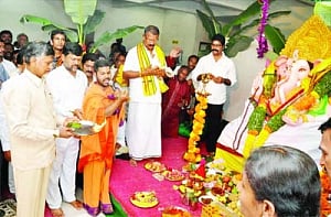 60-ft high Ganesh with 5 ton laddu cynosure of all eyes in Hyderabad