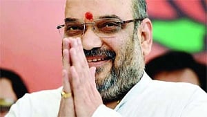 RSS, BJP chiefs' Kerala visits baffle Cong, left
