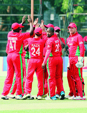 Zimbabwe end 31-year wait,  beat Australia by 3 wickets