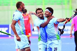India beat China to enter semis
