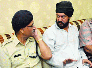 Mysterious bid  to shoot BJP MlA caught on camera