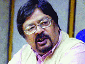 Select panel on Insurance Bill holds first meet