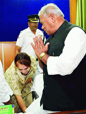 Manjhi takes U-turn