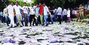 Student unions crank up hardsell