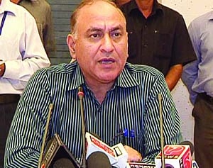Gujarat announces Rs 5-crore relief package