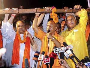 FIR against Adityanath for defying ban on poll meeting
