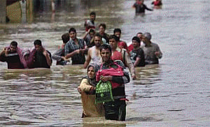 14 children among 43 dead in Kashmir floods