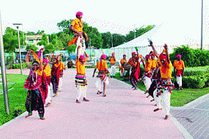 Gujarat decked up to welcome Modi, Xi Jinping