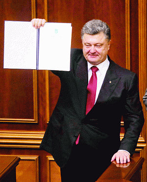 Ukraine Parliament ratifies landmark EU pact