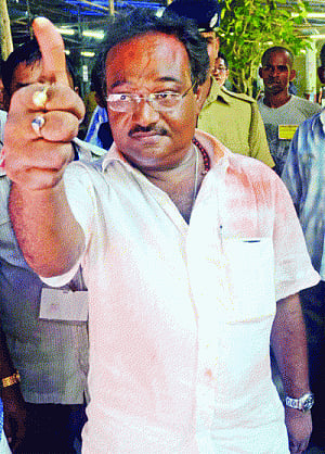 Didi's worst fears come true; lotus blooms in Bengal