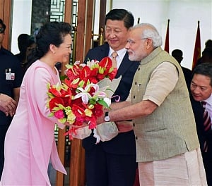 Xi accorded grand welcome in Ahmedabad