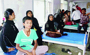 350 fall sick after eating mid-day meal in B'lore