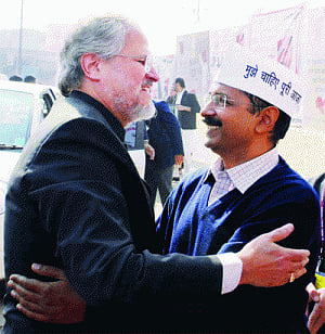 Kejri 'jung' over MlAlAD fund transfer sees lG amend rulebook