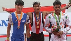 Rower Dushyant takes bronze in lightweight single sculls