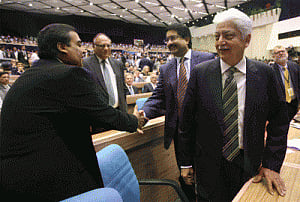 Industry captains pledge support to PM's 'Make in India'