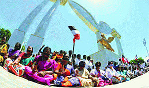 Panneerselvam fills Jaya's boots