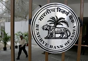 RBI keeps interest rates unchanged