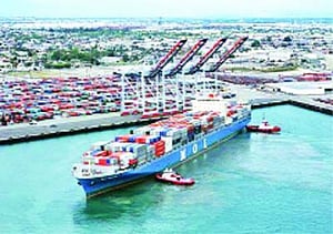 Govt asks ports to give priority berthing to commercial vessels
