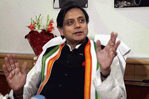 Cong downplays Modi nominating Tharoor in Swachh campaign