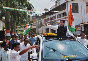 Chavan faces formidable party rebel in Karad