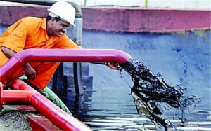 Oil prices slip on increased supply, strong dollar
