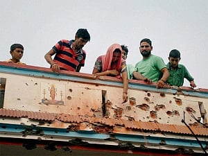 Woman killed as Pak intensifies shelling along entire IB in JK