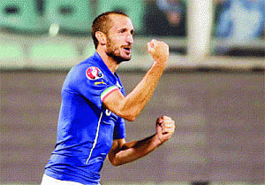 Italy, Holland sail through