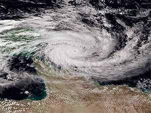 Cyclone Hudhud: Five killed in AP, Odisha, normal life hit