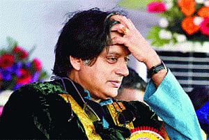 Tharoor issue: Kerala's Cong in a Catch-22 situation