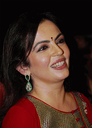 Nita Ambani, Abhishek Bachchan invited to join Clean India Campaign