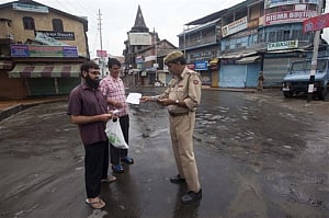 Separatist shutdown affects life in Srinagar