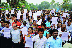 K'taka doctors' strike hits  State's medical services