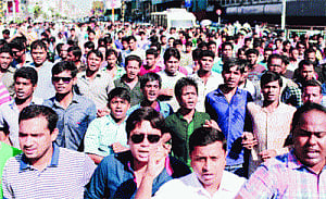 JI supporters clash with police