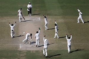 Younis leads Pakistan charge against sloppy Australia