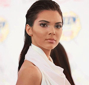 Kim Kardashian wishes Kendall on b'day, calls her 'sweetest'