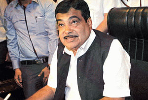 Gadkari assures steps to bring back five fishermen from lanka