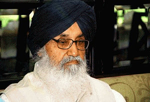 Badal attacks Cong for giving 'key roles' to Sajjan, Tytler