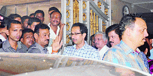 Sena leaders in huddle ahead of Maha session
