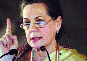 Sonia asks TN Congress cadre to shun 'groupism'
