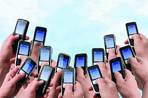Govt asks telcos to implement full MNP by May