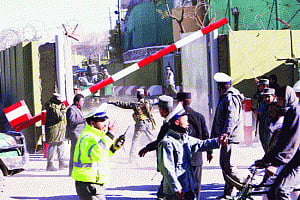 Kabul police chief survives assassination attempt