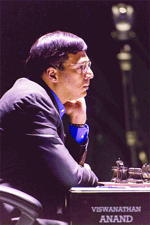 Anand seeks to reRsain lost Rsround