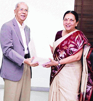 Nanavati panel submits report to Gujarat CM